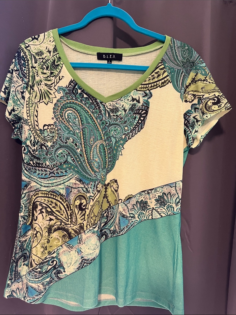 B.L.E.U. Teal, Cream & Lime Paisley V-Neck Short Sleeve Top